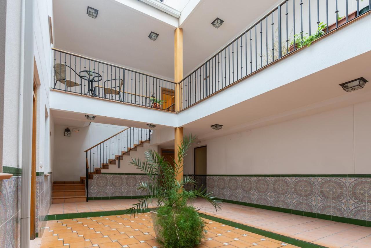 Apartamento Puerta De Cordoba- Exterior Con Balcones Luaran gambar