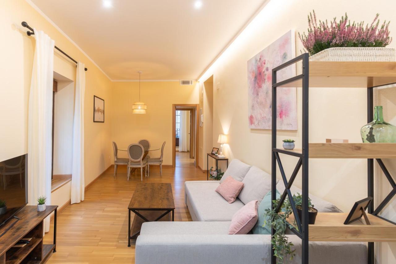 Apartamento Puerta De Cordoba- Exterior Con Balcones Luaran gambar