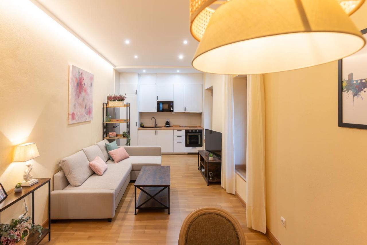 Apartamento Puerta De Cordoba- Exterior Con Balcones Luaran gambar
