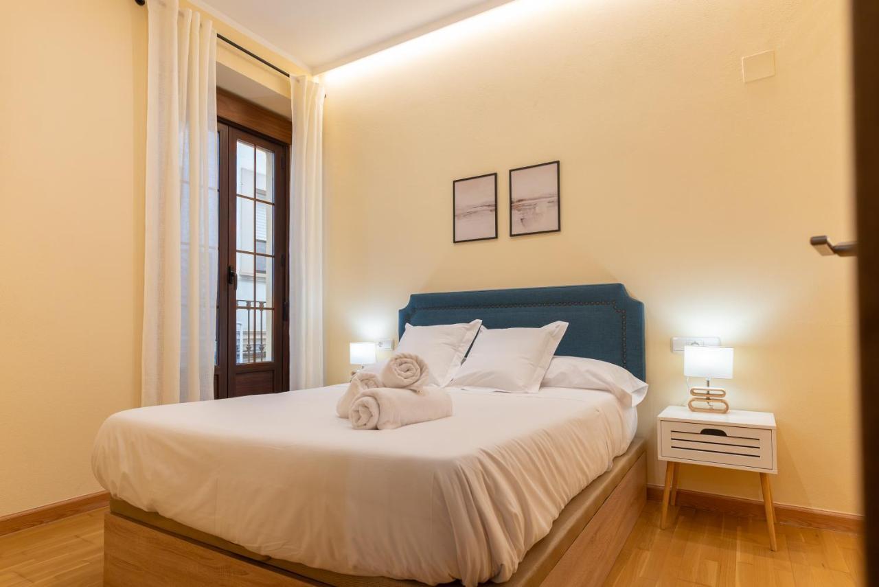 Apartamento Puerta De Cordoba- Exterior Con Balcones Luaran gambar