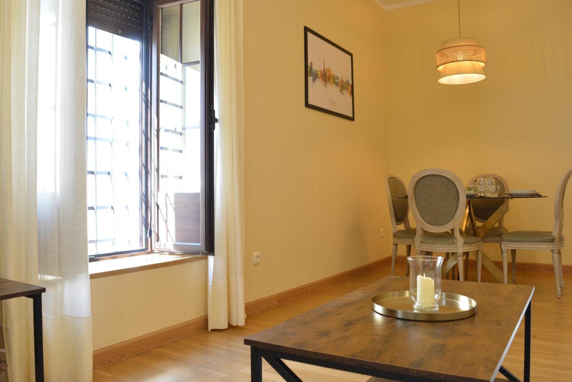 Apartamento Puerta De Cordoba- Exterior Con Balcones Luaran gambar